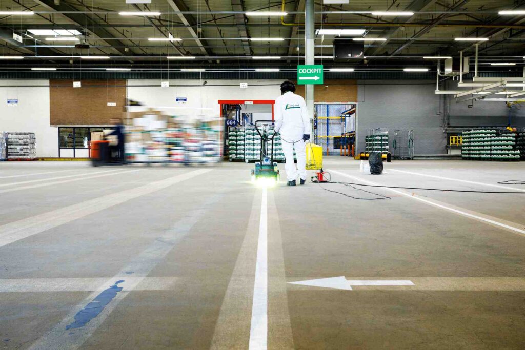 SolidLux vloerbelijning in het Albert Heijn distributiecentrum Zwolle